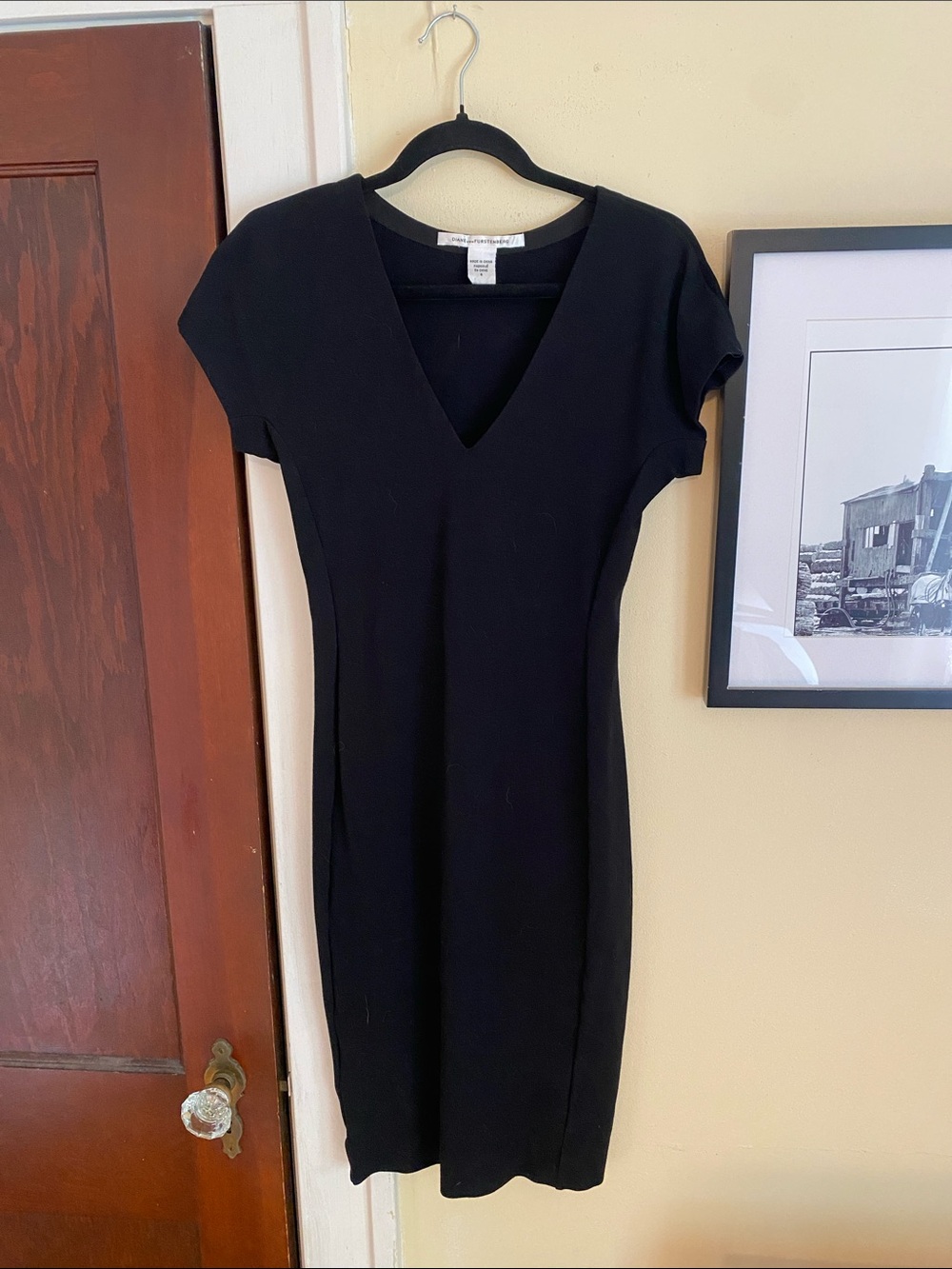 Diane Von Furstenberg Black V-Neck Cap Sleeve Midi Dress